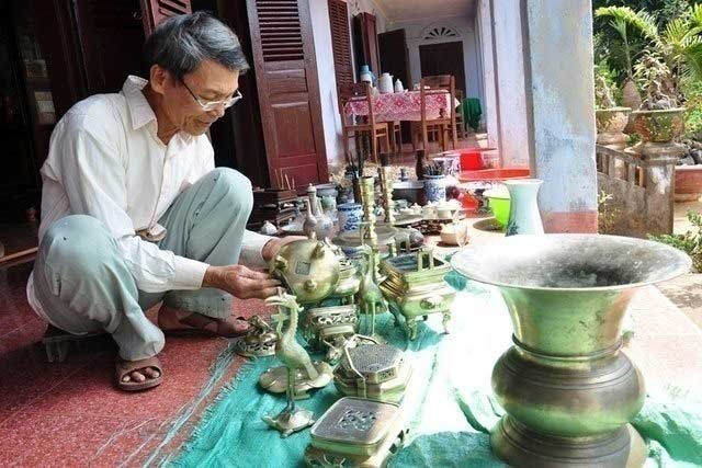 Vì sao cần phải bao sái và rút tỉa chân hương bàn thờ Vì sao cần phải bao sái và rút tỉa chân hương bàn thờ